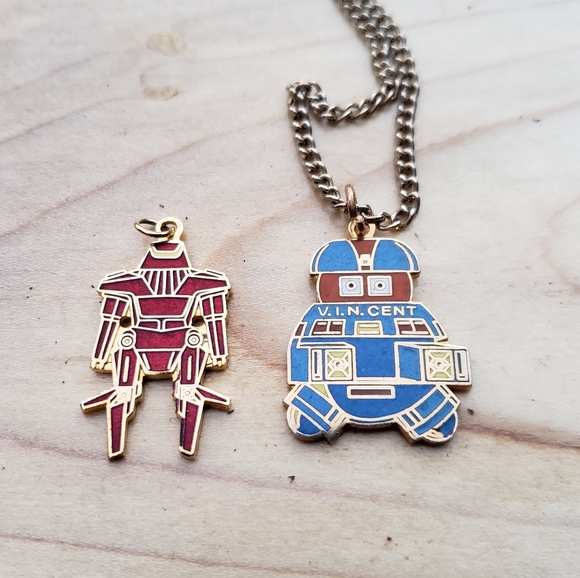 Disney Retro Vintage "The Black Hole" 1979 Official Merchandise Necklaces - Picture 3 of 3